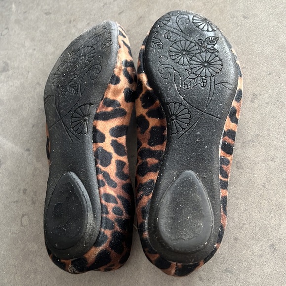 Steve Madden Heaven Leopard Ballet Flat Size 6.5. - Picture 3 of 4